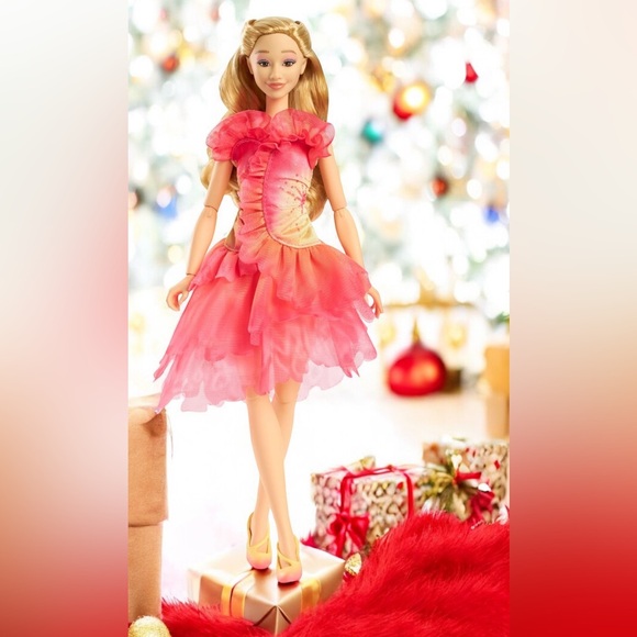 Mattel Universal Wicked Glinda Fashion Doll & Accessories - Picture 2 of 9